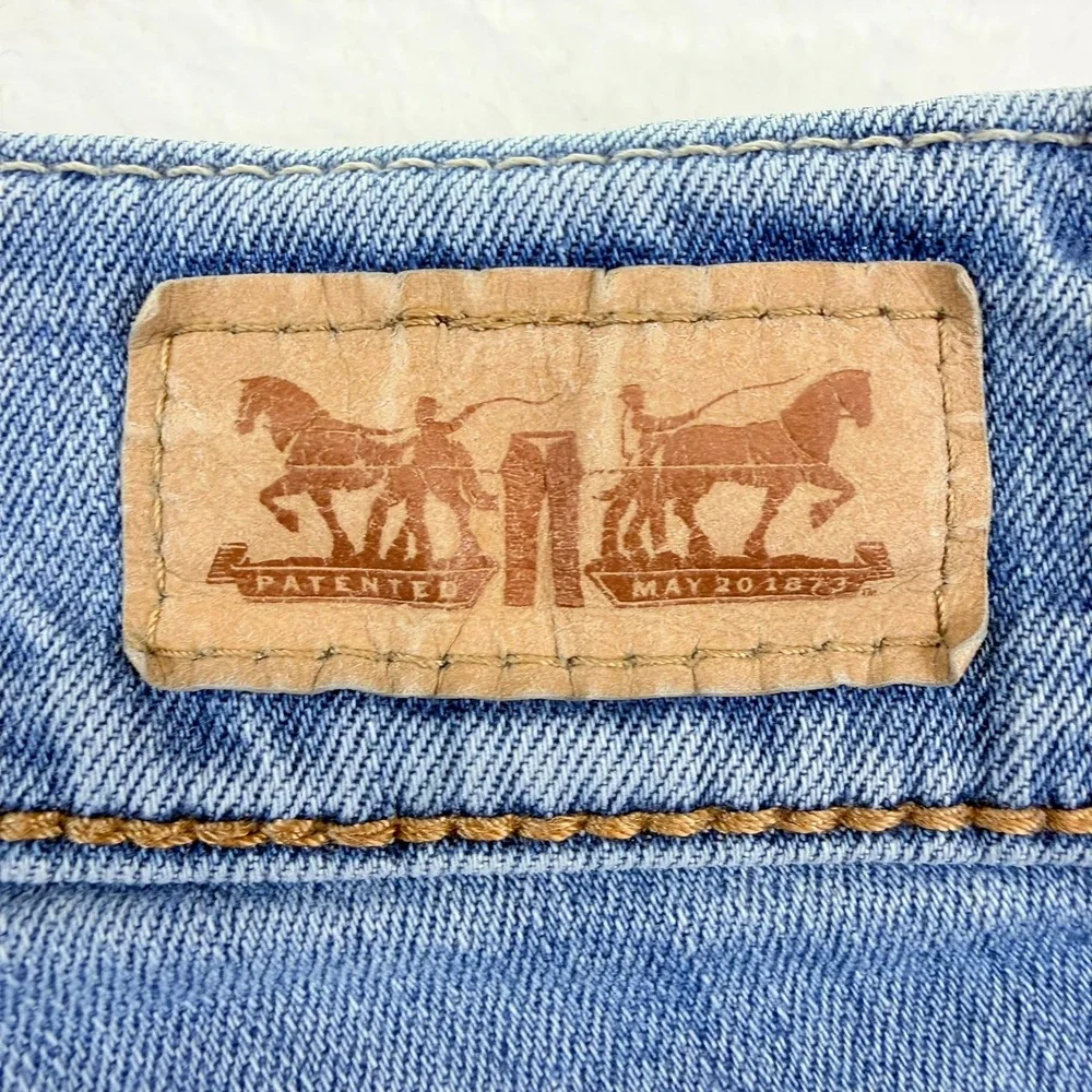 Levis Womens Medium Wash Denim Cuffed Bermuda Shorts Double Button‎ Size 12 W31